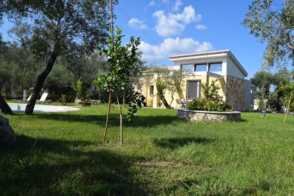 Three Stars Luxury Villas Мораитика Екстериор снимка