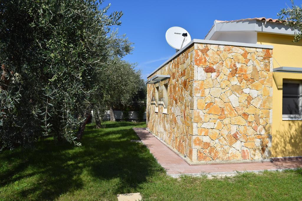 Three Stars Luxury Villas Мораитика Екстериор снимка