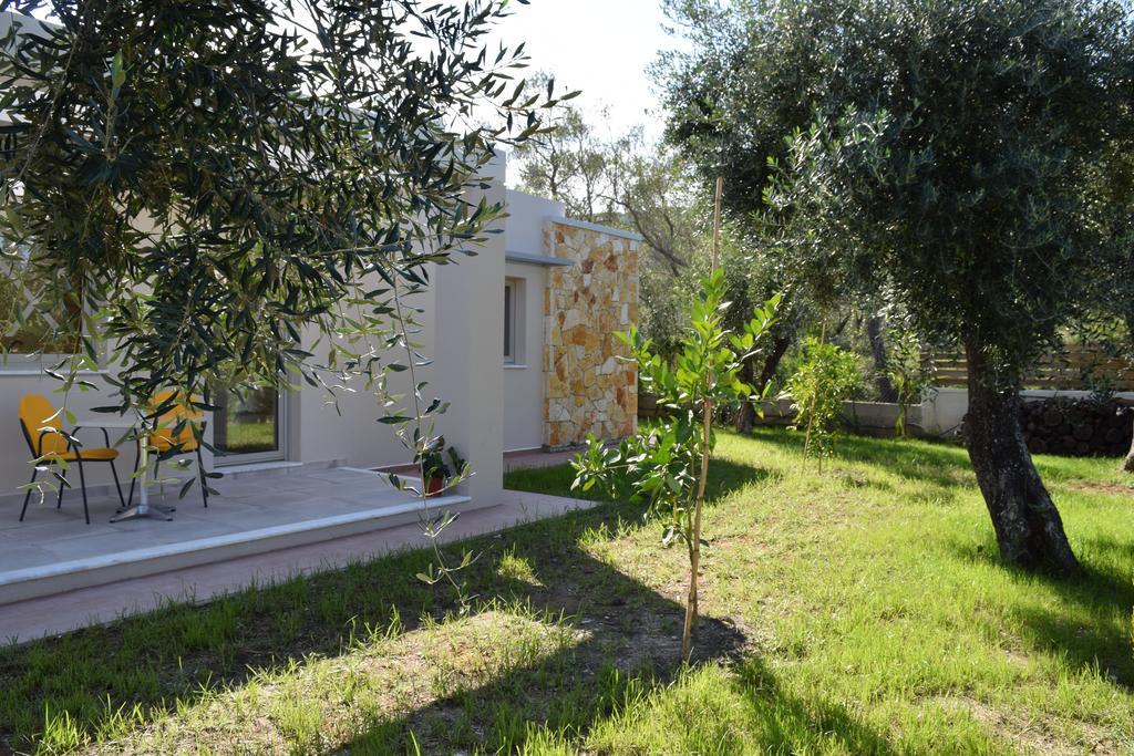 Three Stars Luxury Villas Мораитика Екстериор снимка