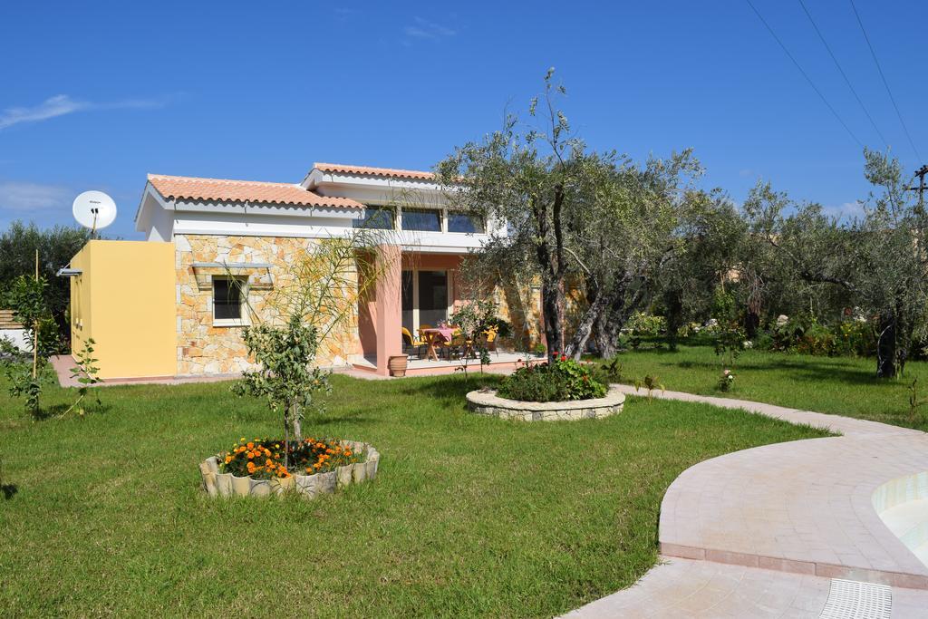 Three Stars Luxury Villas Мораитика Екстериор снимка