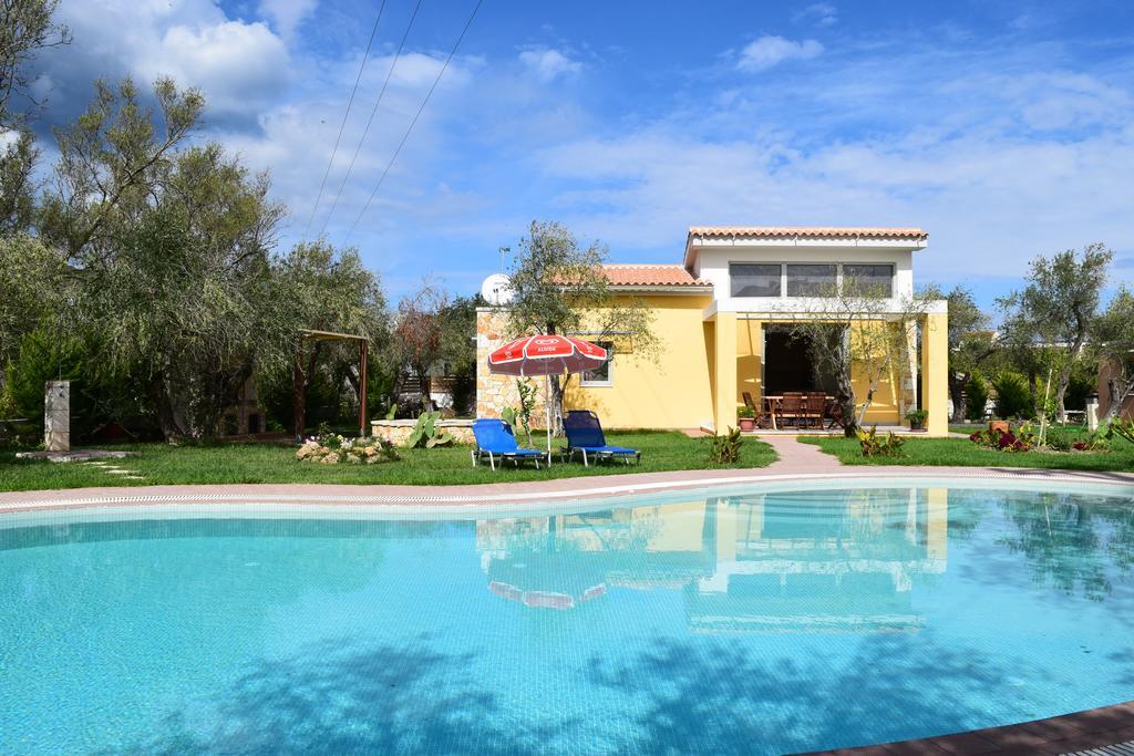 Three Stars Luxury Villas Мораитика Екстериор снимка