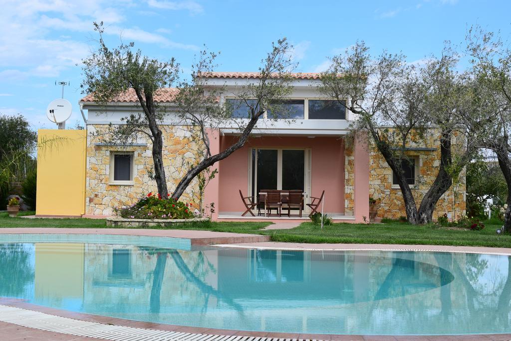 Three Stars Luxury Villas Мораитика Екстериор снимка