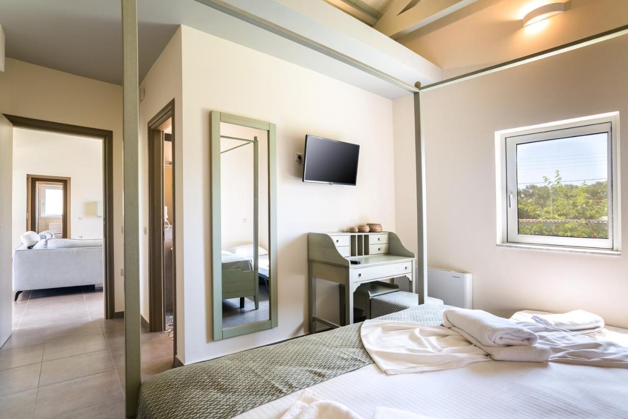 Three Stars Luxury Villas Мораитика Екстериор снимка