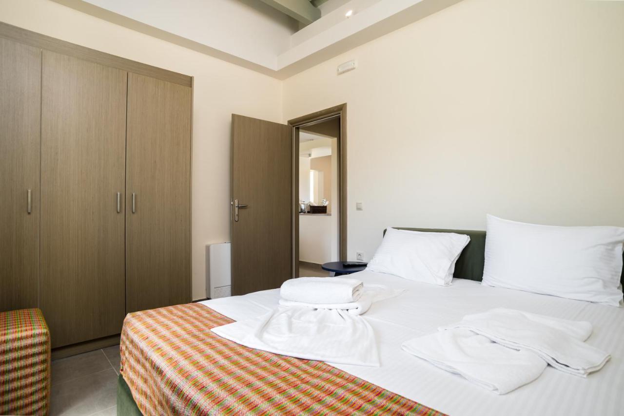 Three Stars Luxury Villas Мораитика Екстериор снимка